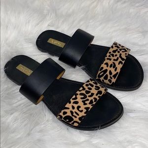 black&leopard print sandals